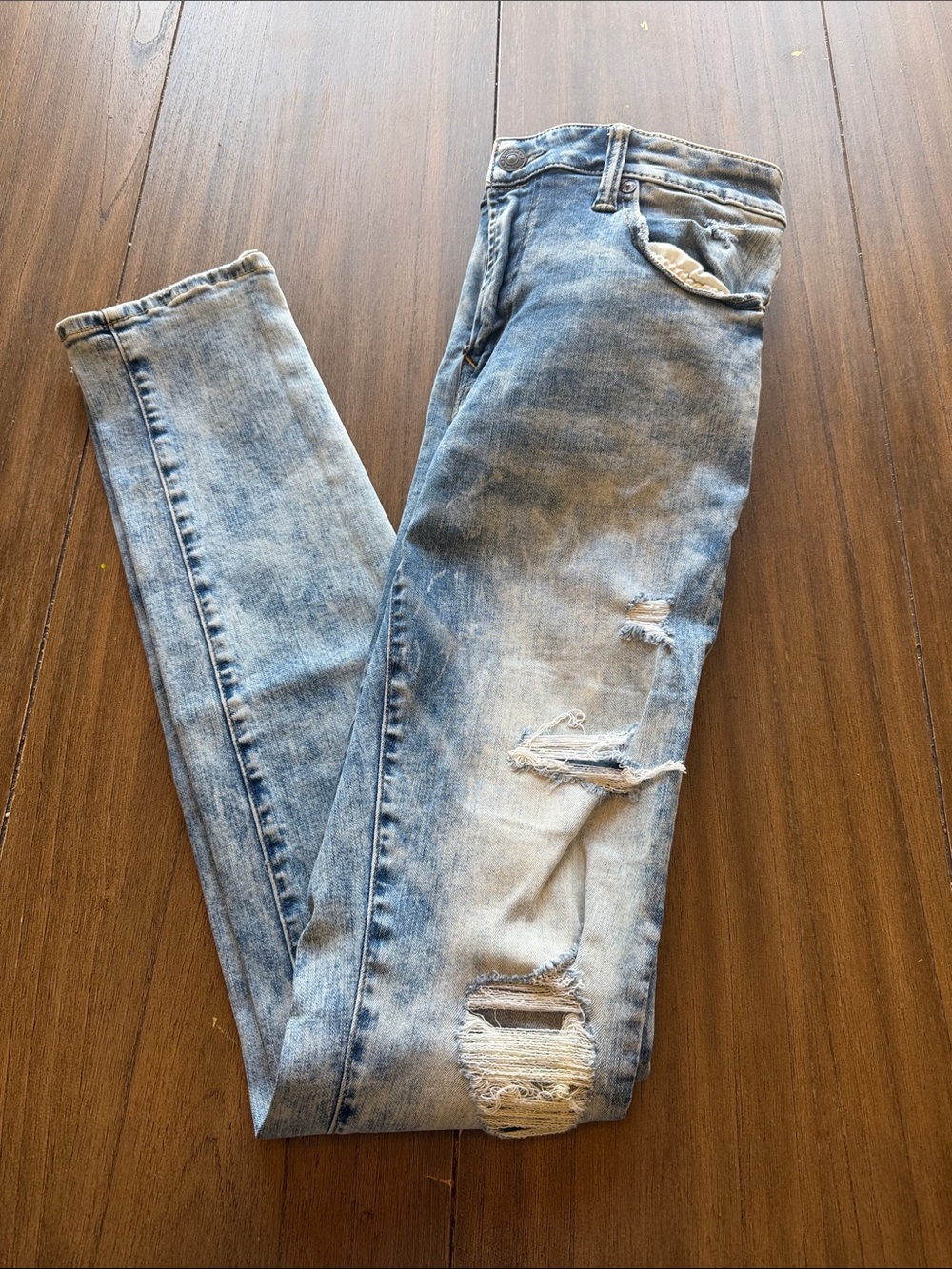 American Eagle Outfitters Light Blue Distressed Skinny Jeans